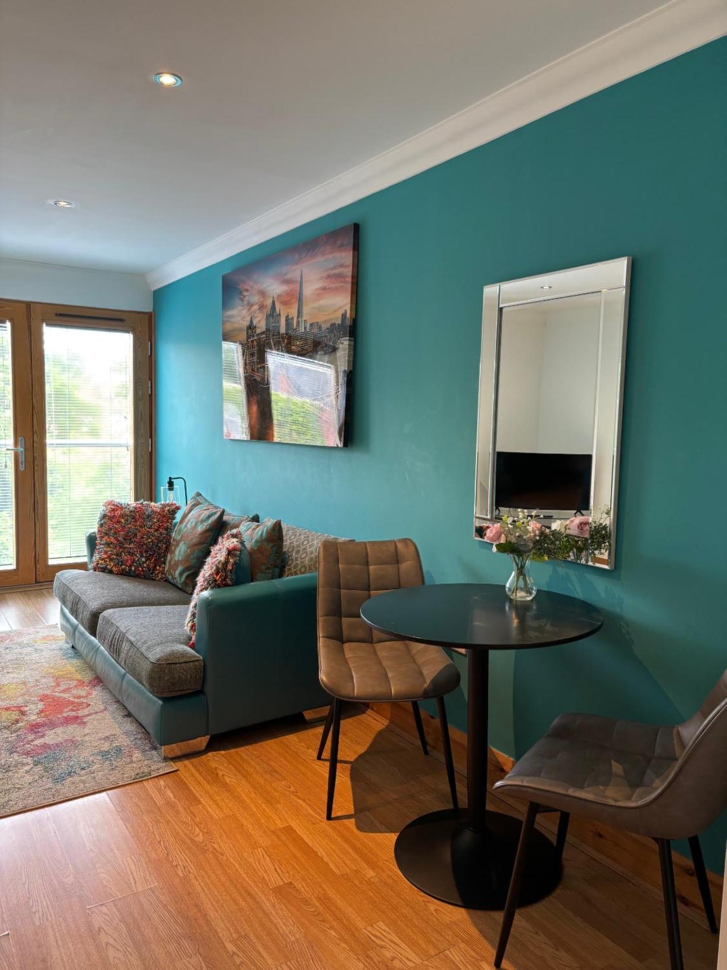 7 Cathedral & River View Apartment *